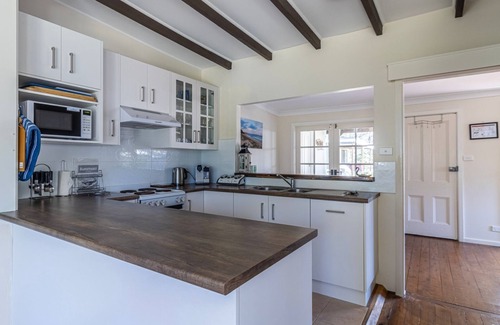 Cudmirrah House | Tree Tops - Just metres from beautiful Swan Lake