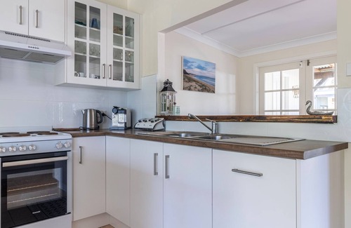 Cudmirrah House | Tree Tops - Just metres from beautiful Swan Lake