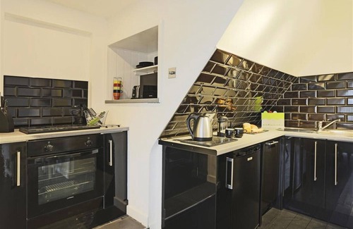 Bungay House | Tree Tops - One Bedroom House, Sleeps 2
