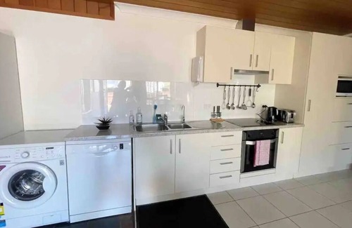 Yamba House | Tree View......close to River & Restrunts