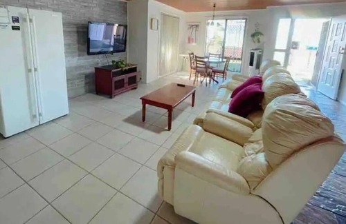 Yamba House | Tree View......close to River & Restrunts