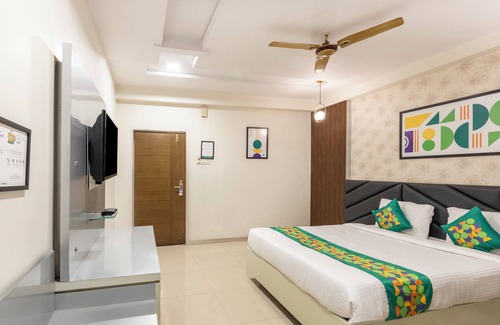 Gajuwaka Hotel | Treebo AR Grand, Gajuwaka