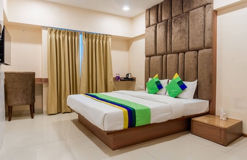 Viman Nagar Hotel | Treebo Blossom - Viman Nagar