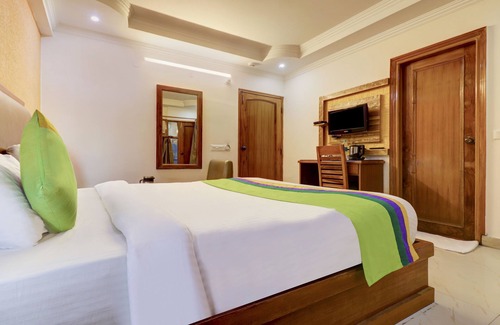 Dehradun Hotel | Treebo Calista, Patel Nagar