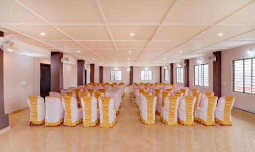 Stuart Hill Hotel | Treebo New Redfern, Madikeri
