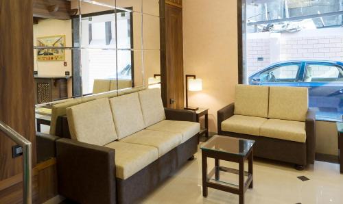 Kurla West Hotel | Treebo Olive Inn Near BKC