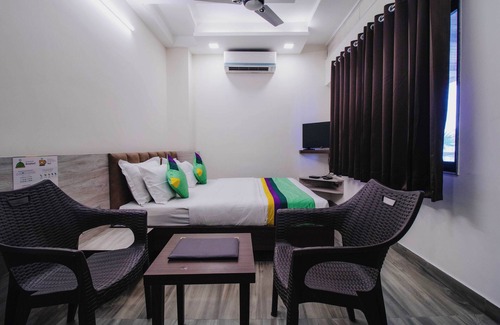 Shavri Colony Hotel | Treebo Paras Raj Near City Palace