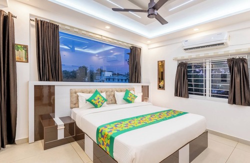 Nedumbassery Hotel | Treebo Premium Cochin Airport, 5 Min From Cochin Airport