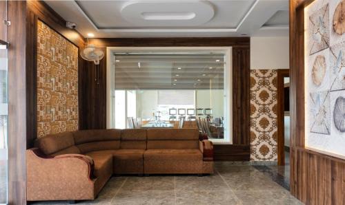 Pushkar Hotel | Treebo Premium Royal Amar With Mountain View, with Swimming Pool