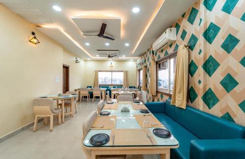 Bhopal Hotel | Treebo Premium Zorba - Hoshangabad Road