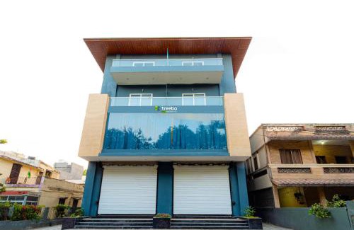 Indore Hotel | Treebo Pure Earth Stay, Vijay Nagar