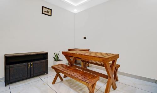 Chottanikkara Hotel | Treebo Pushpak Service Apartment