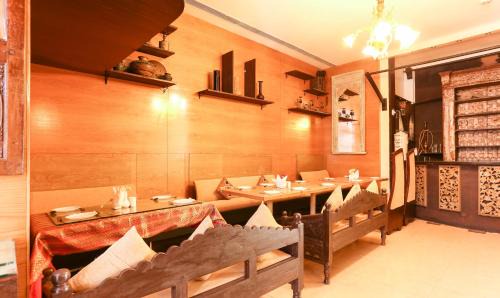Pune Hotel | Treebo Regency - Bund Garden, Dhole Patil Road