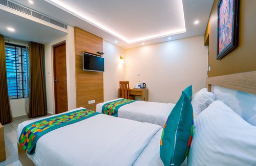 Guruvayur Hotel | Treebo Sree Varshavilas Regency