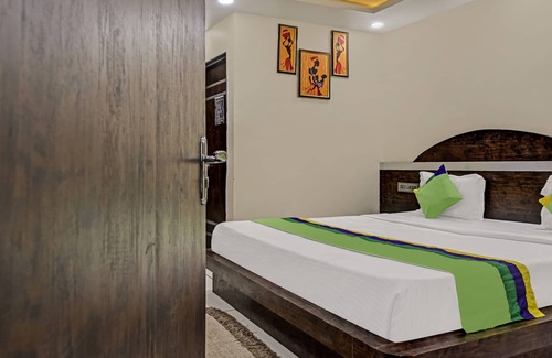 Bhopal House | Treebo Trend Jalsa Dlx