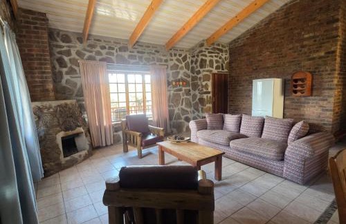 Emakhazeni Cabin | Treeferns Trout Lodge