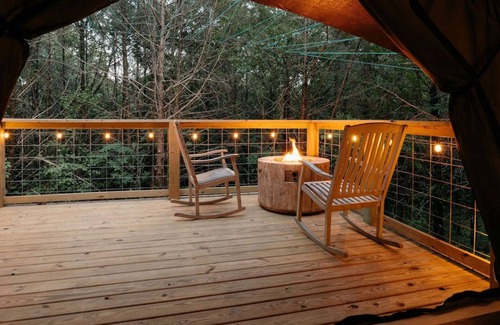 Branson House | Treehouse Branson, MO Cozy Glamping Site