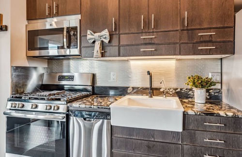 Black Hawk House | Treehouse - Cozy 1-Bed w/Hot Tub & Views!