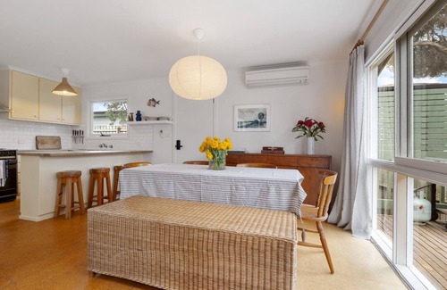 Inverloch House | Treehouse Inverloch next to Inverloch Surf Beach