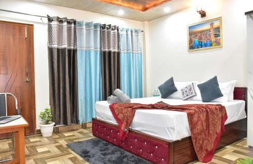Kasauli Hotel | TreeHouse Kasauli Operated By Splendid Hotels I Vacations I Family Groups & Events I Forest Treks I Memories I