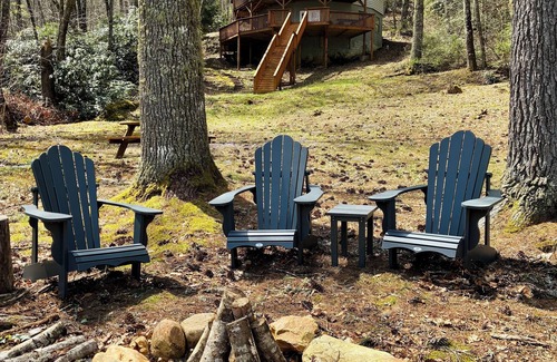 Cullowhee House | Treehouse on the Lake! Direct Lakefront Home with Private Dock on Lake Glenville