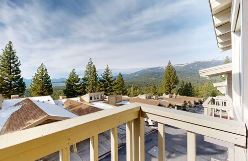 Incline Village House | 🌲 Treehouse-Style Townhouse with Lake Views in Incline Village