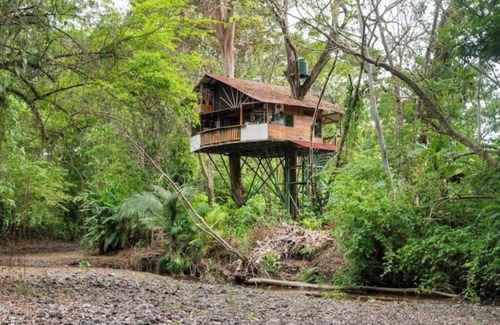 Jaco House | Treehouse with butterfly and exotic fruit farm