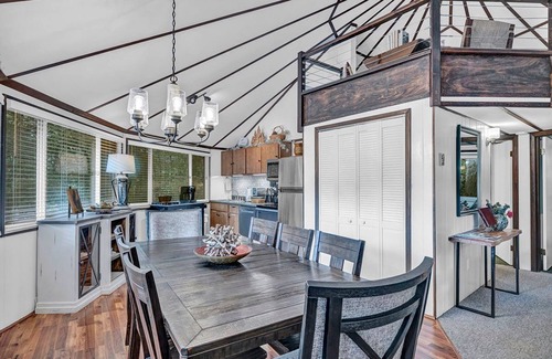 Sugar Mountain House | Treetop Retreat - w/Deck & Firepit