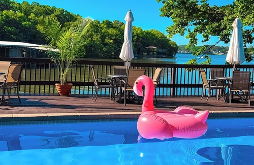 Village of Four Seasons Apartment | Treetop House in Forest 3BD/3BA/Deck/Pools/Grill/Dock-Sleeps 8PP