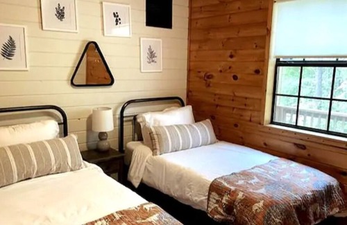 Williamstown Cabin | Treetop View Amazing Outdoor Space McCaysville