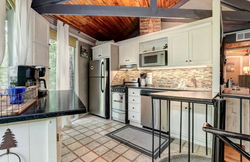 Big Canoe Ski Chalet | Treetopper Hideaway - A Relaxing Chic Bungalow