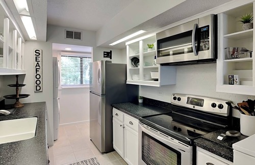 Hilton Head Island Condo | Treetops 5902 - Pedals & Palmettos | Newly Renovated