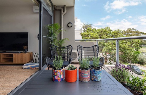 Camperdown Apartment | Treetops Camperdown, Inner City Bliss w Parking
