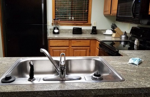 Gatlinburg Resort | Treetops Resort-Gatlinburg. On Roaring Fork Stream 2BD/2BA Condo SUNDAY Check In