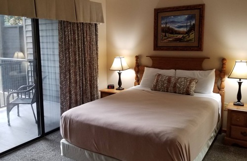 Gatlinburg Resort | Treetops Resort-Gatlinburg 1 Bdrm/1Bath On Roaring Fork Stream