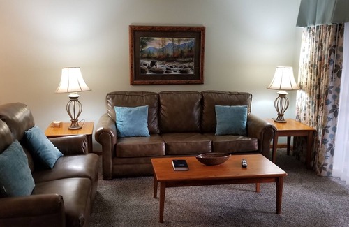 Gatlinburg Resort | Treetops Resort-Gatlinburg 1 Bdrm/1Bath On Roaring Fork Stream