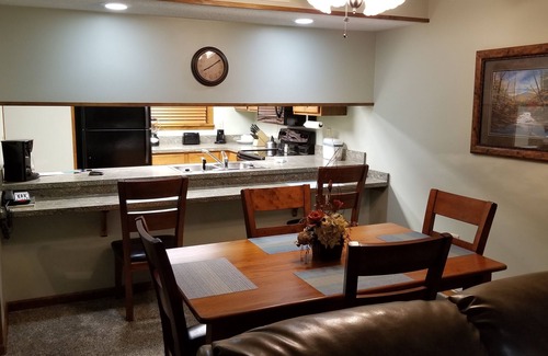 Gatlinburg Resort | Treetops Resort-Gatlinburg 1 Bdrm/1Bath On Roaring Fork Stream