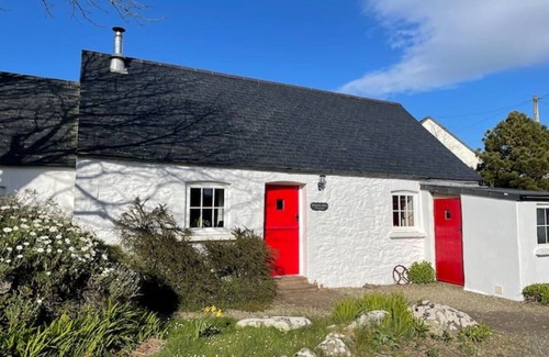 Goodwick Cottage | Trefechan Wen Dairy - Peaceful, character cottage near coastal path.