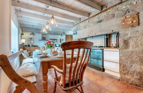 Bodmin House | Tregenna Farmhouse - Five Bedroom House, Sleeps 9