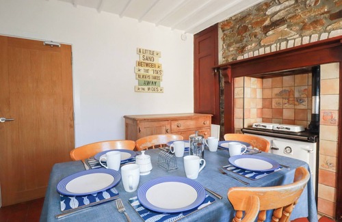 Perranporth House | TREGUNDY FARMHOUSE, family friendly, with a garden in Perranporth