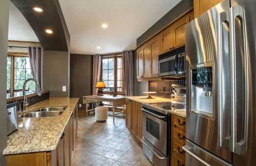 Mont-Tremblant Apartment | Tremblant Prestige - Équinoxe 170-8
