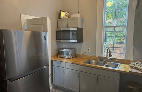 South 7th Ward Apartment | Treme Treasure: 1 Bedroom Apartment W/Shared Pool