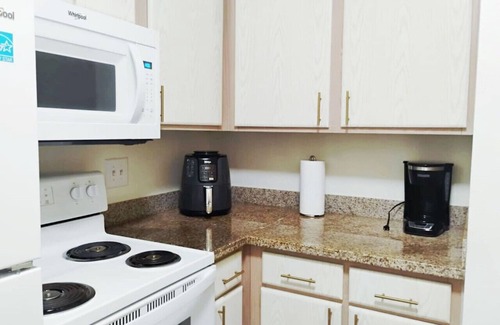 MacGregor Apartment | Trendy 1 Bed Apt near MDC with Pool & Gym access