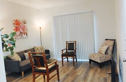 MacGregor Apartment | Trendy 1 Bed Apt near MDC with Pool & Gym access