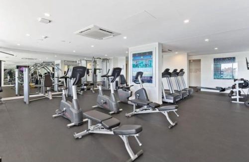 Spring Hill Apartment | Trendy 1 Bedroom with City Views Pool and Gym M14