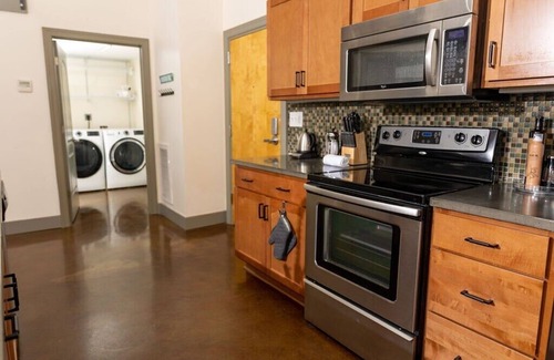 Roanoke Apartment | Trendy 1 BR loft apt downtown with exposed brick