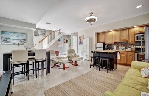Lauderdale-by-the-Sea House | Trendy 1BR/2BA Heated Pool Short Walk to the Beach