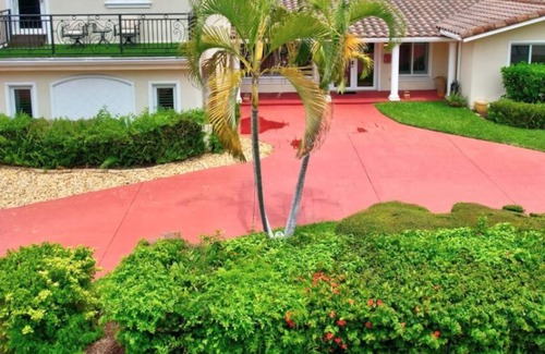 Lauderdale-by-the-Sea House | Trendy 1BR/2BA Heated Pool Short Walk to the Beach