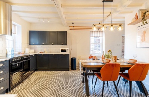 Shrewsbury Apartment | Trendy 2-bed escape in prime central location | Pass the Keys