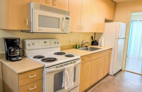 Cortez Hill Apartment | Trendy 2 level Loft Downtown parking incl.